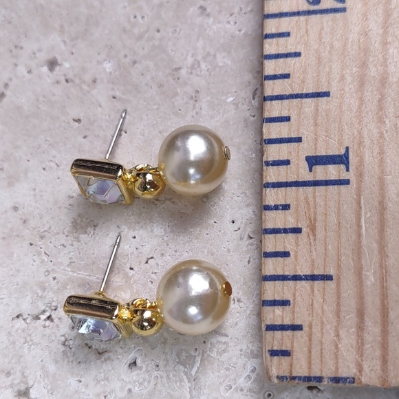 Pearl/Crystal Earrings - Picture 3 of 4